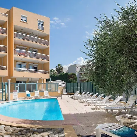 피에르 앤드 바캉스 라 로스타뉴 아파트호텔