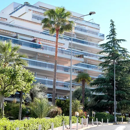 피에르 앤드 바캉스 라 로스타뉴 3* 주앙레핑