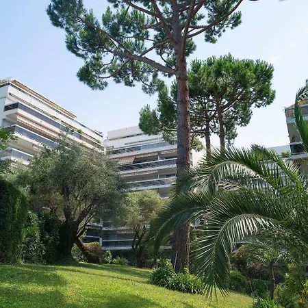 피에르 앤드 바캉스 라 로스타뉴 아파트호텔 주앙레핑