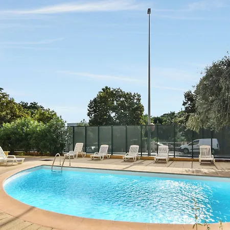 피에르 앤드 바캉스 라 로스타뉴 주앙레핑