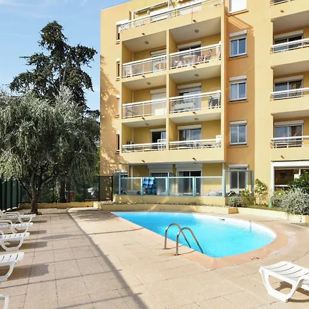 피에르 앤드 바캉스 라 로스타뉴