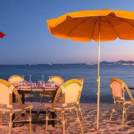 피에르 앤드 바캉스 라 로스타뉴 3* 주앙레핑