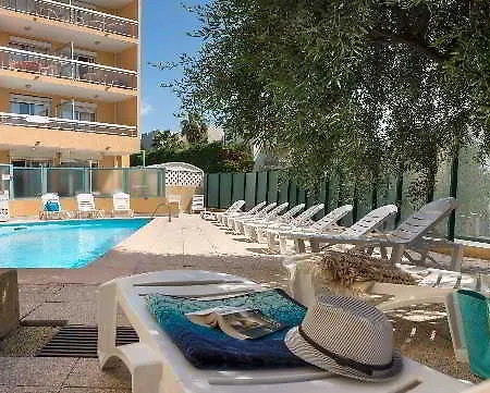 피에르 앤드 바캉스 라 로스타뉴