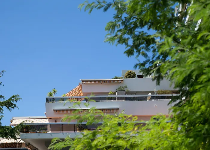 Lejlighedshotel Pierre & La Rostagne 3*