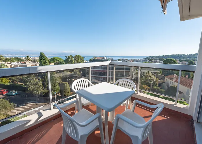 Pierre & La Rostagne Lejlighedshotel Juan-les-Pins