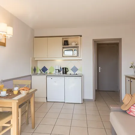 Pierre & La Rostagne מלון דירות