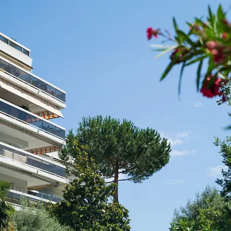 Pierre & La Rostagne 3* Ζουάν λε Πιν