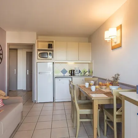 מלון דירות Pierre & La Rostagne 3*