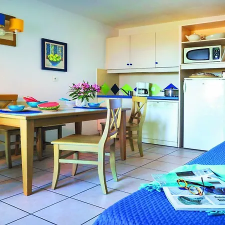 Pierre & La Rostagne מלון דירות 3*