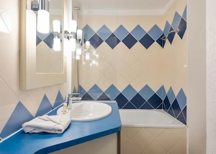 皮里埃瓦卡斯住宅酒店 - 拉罗斯塔格 3*