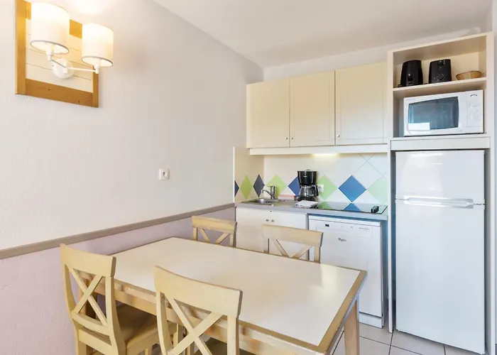 皮里埃瓦卡斯住宅酒店 - 拉罗斯塔格 公寓式酒店 3*