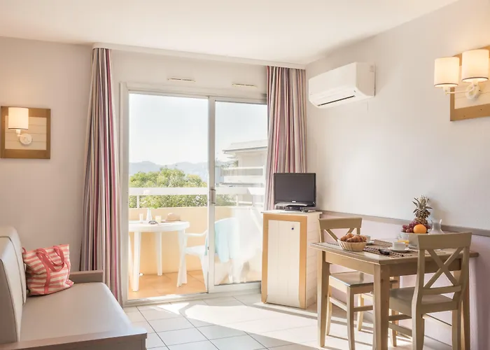 皮里埃瓦卡斯住宅酒店 - 拉罗斯塔格 公寓式酒店