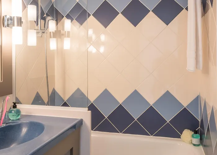 Pierre & La Rostagne 3*