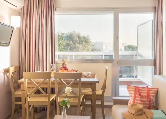 Pierre & La Rostagne Aparthotel 3*