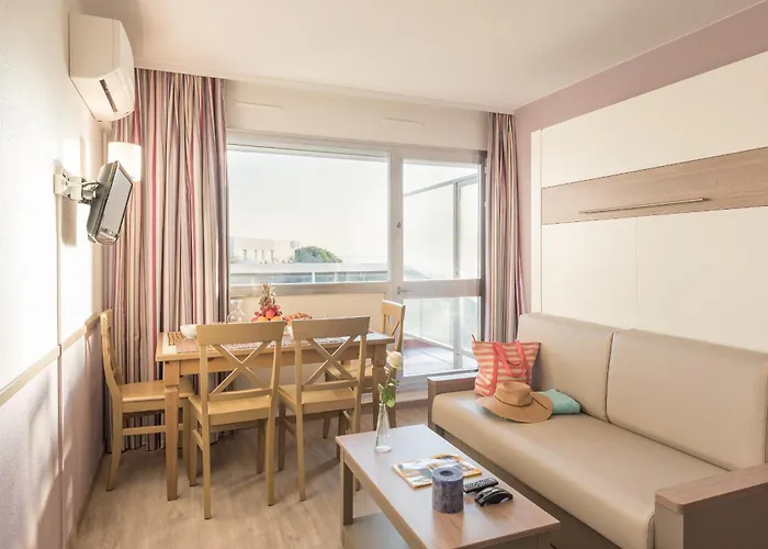 皮里埃瓦卡斯住宅酒店 - 拉罗斯塔格 公寓式酒店 3*