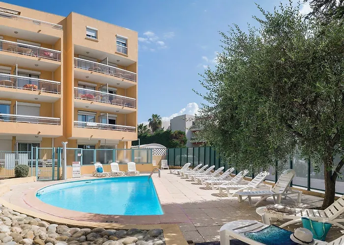 皮里埃瓦卡斯住宅酒店 - 拉罗斯塔格 公寓式酒店