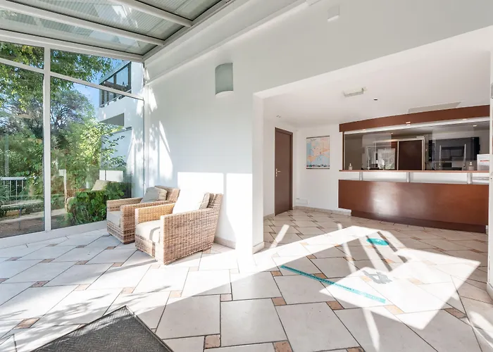 皮里埃瓦卡斯住宅酒店 - 拉罗斯塔格 胡安莱潘