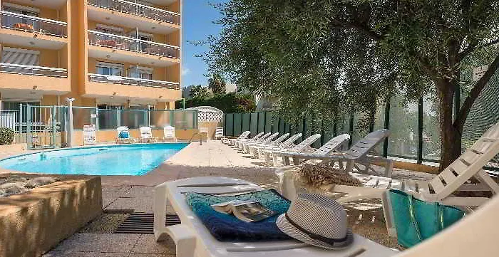 皮里埃瓦卡斯住宅酒店 - 拉罗斯塔格