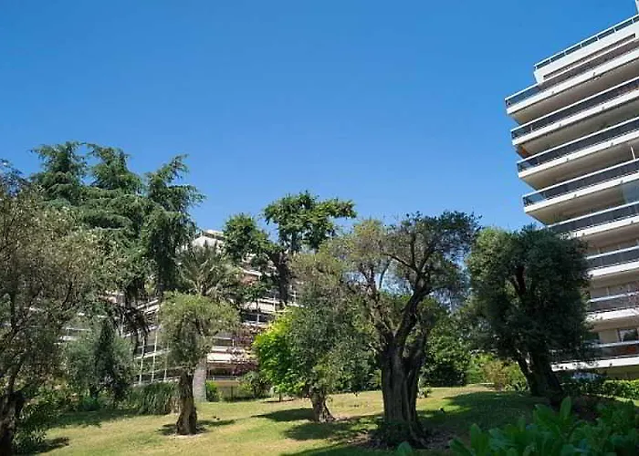 Pierre & La Rostagne Juan-les-Pins